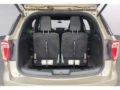 Used 2017 Ford Explorer XLT w/ Equipment Group 201A image 15