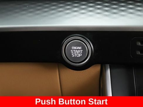 Used 2022 Kia Carnival LX FWD image 21