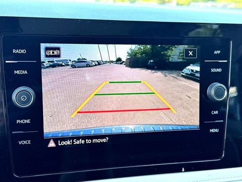 New 2025 Volkswagen Taos SE image 15