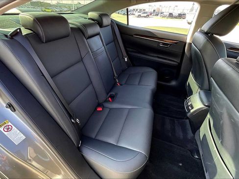 Used 2015 Lexus ES 350 w/ Premium Package FWD image 18