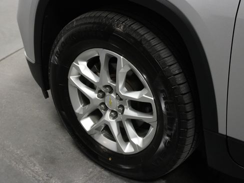 Used 2020 Chevrolet Traverse LT FWD image 10