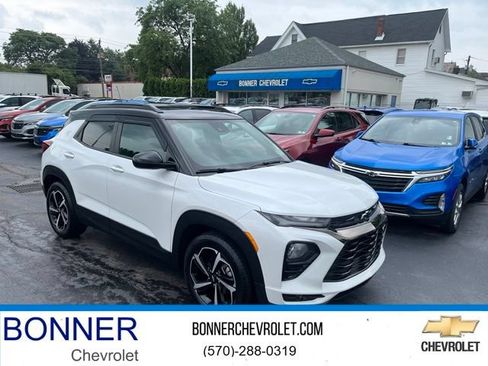 Used 2023 Chevrolet TrailBlazer RS w/ Sun and Liftgate Package FWD image 1