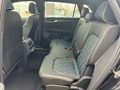 Used 2024 Volkswagen Atlas Cross Sport SEL Premium R-Line image 14