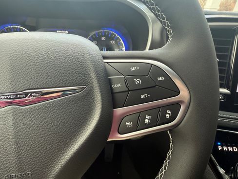 New 2026 Chrysler Pacifica Select FWD image 17