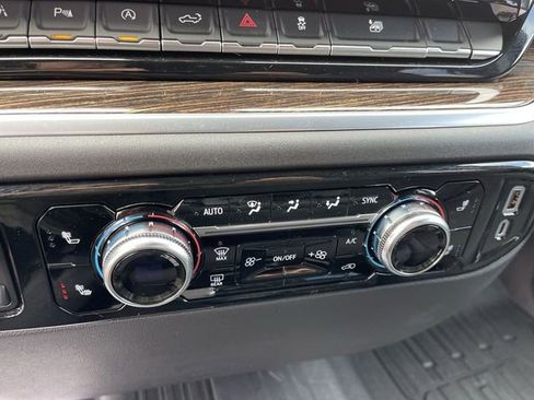 New 2026 GMC Sierra 1500 SLE w/ Preferred Package AWD/4WD image 18
