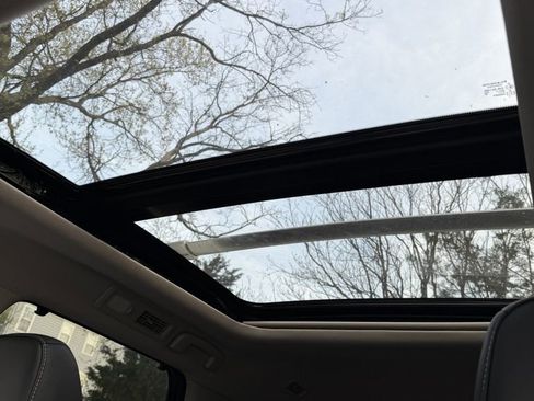 Used 2023 Nissan Pathfinder SL w/ SL Premium Package image 8