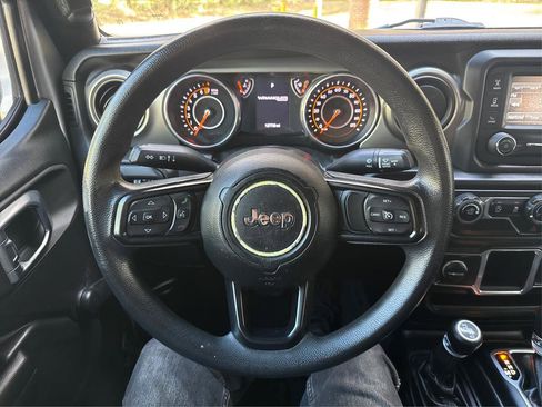 Used 2018 Jeep Wrangler Unlimited Sport image 27