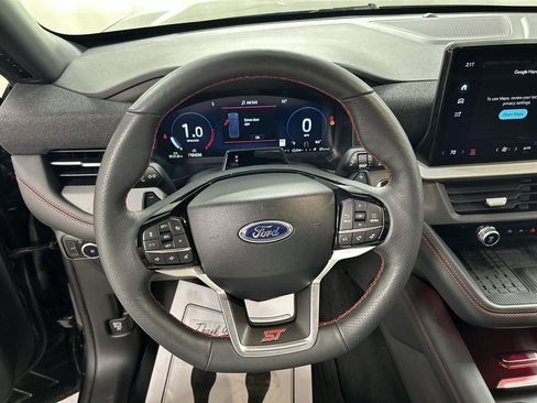 Used 2025 Ford Explorer ST w/ Sun And Sound Package AWD/4WD image 4
