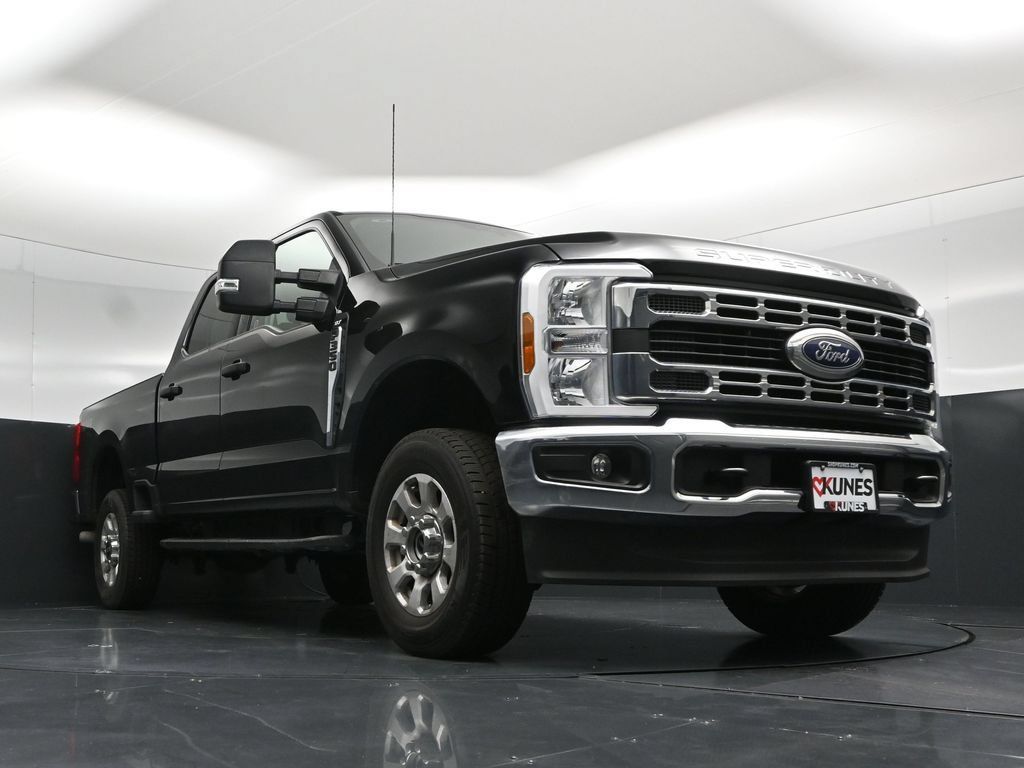 Used 2024 Ford F350 XLT AWD/4WD image 46