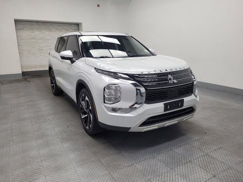 Used 2022 Mitsubishi Outlander SE FWD image 13