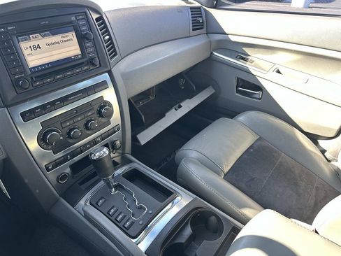 Used 2006 Jeep Grand Cherokee SRT8 w/ SRT Option Group I image 32