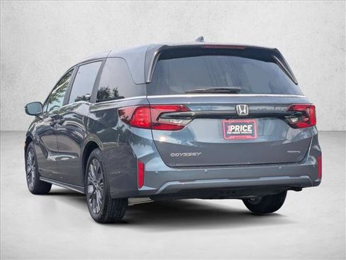 Certified 2026 Honda Odyssey Touring image 8