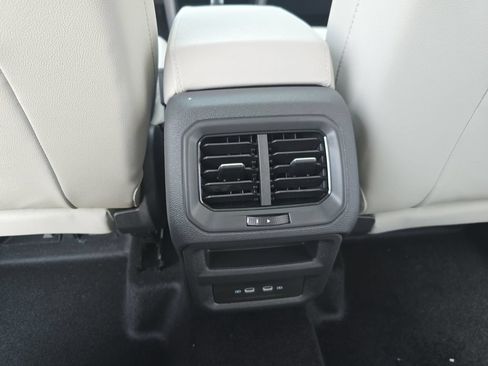 New 2026 Volkswagen Taos SE FWD image 16