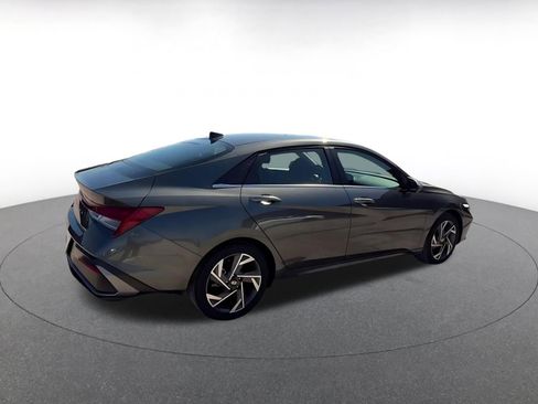 Used 2025 Hyundai Elantra SEL image 15