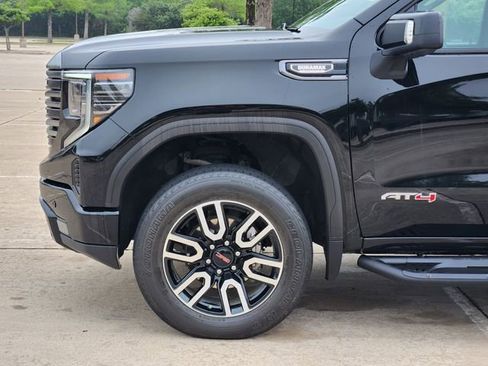 Used 2024 GMC Sierra 1500 AT4 w/ Technology Package AWD/4WD image 8