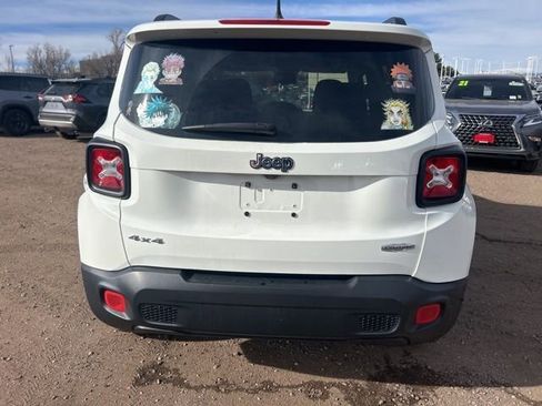 Used 2017 Jeep Renegade Latitude w/ Popular Equipment Group image 5