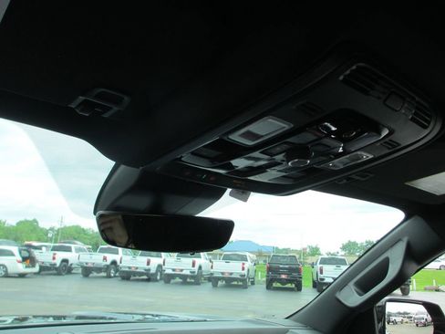 Used 2026 GMC Yukon Denali w/ Denali Reserve Package AWD/4WD image 34