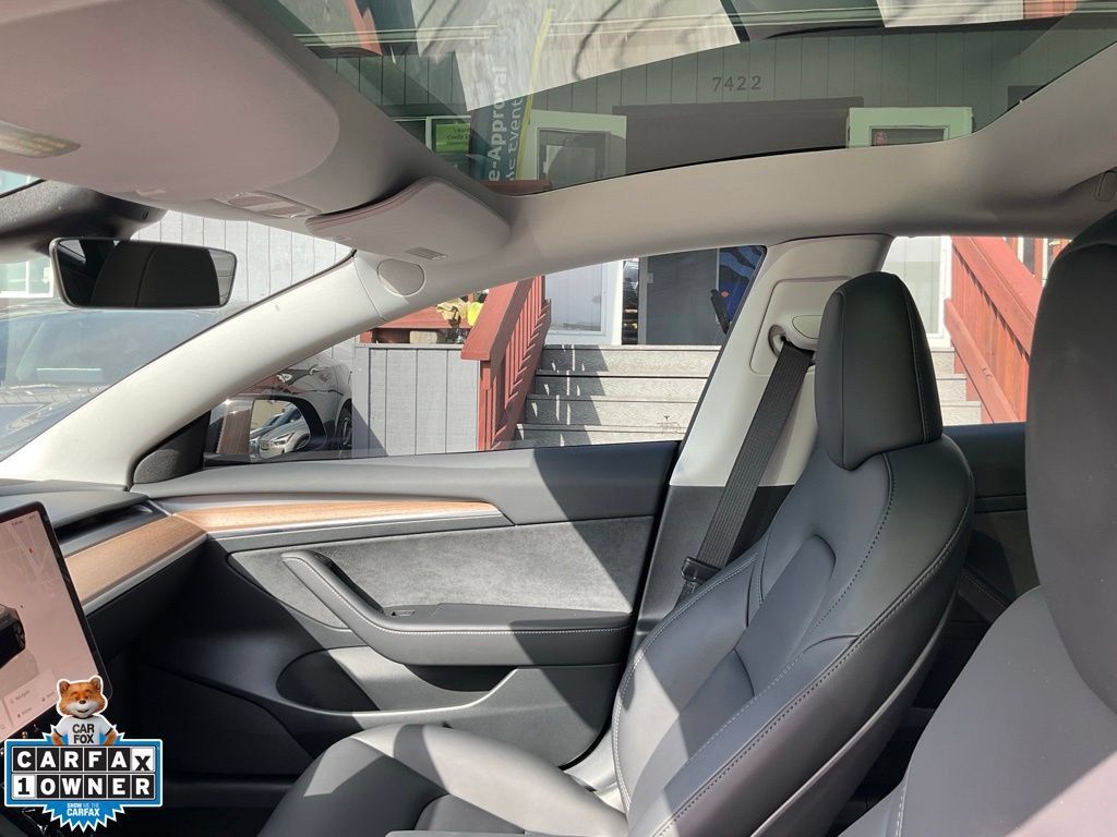 Used 2023 Tesla Model 3 Standard Range RWD image 19