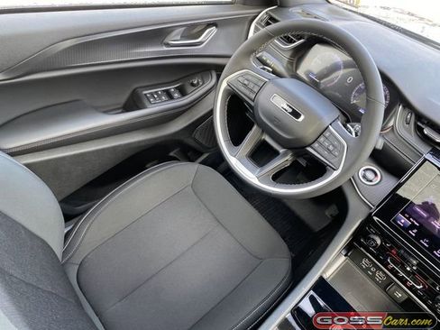 Certified 2025 Jeep Grand Cherokee Laredo X w/ Luxury Tech Group I image 20