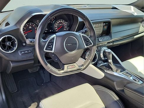 Used 2018 Chevrolet Camaro SS RWD image 15