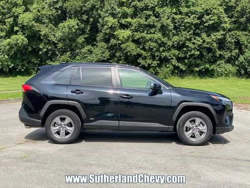 Used 2024 Toyota RAV4 LE AWD/4WD image 8