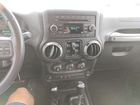 Used 2014 Jeep Wrangler Unlimited Sport w/ Quick Order Package 24S AWD/4WD image 20