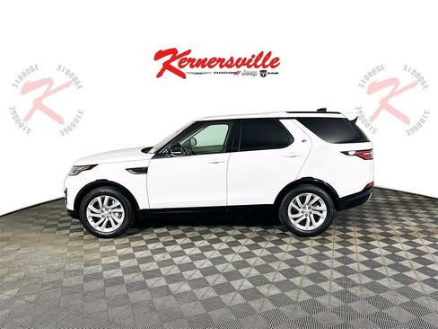 Used 2020 Land Rover Discovery Landmark image 4