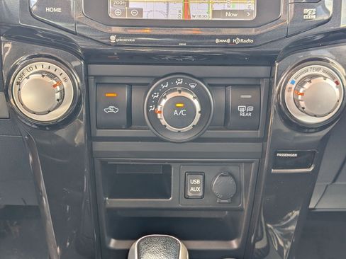 Used 2018 Toyota 4Runner TRD Off-Road Premium AWD/4WD image 22