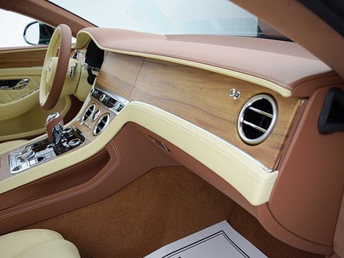 Used 2024 Bentley Continental GT V8 image 29