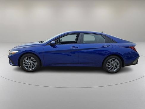 Certified 2024 Hyundai Elantra SEL FWD image 6