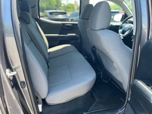 Used 2017 Toyota Tacoma SR5 RWD image 16