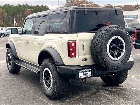 New 2025 Ford Bronco Outer Banks w/ Sasquatch Package image 3