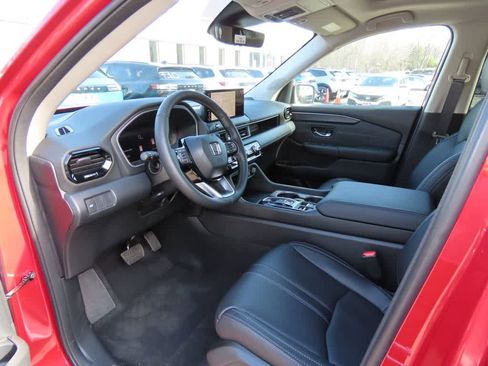 New 2026 Honda Pilot Touring image 2