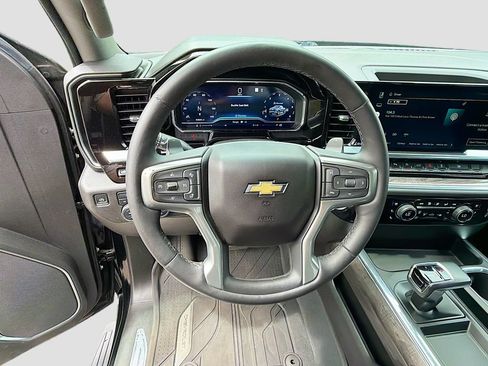 Used 2022 Chevrolet Silverado 1500 LTZ w/ LTZ Premium Package AWD/4WD image 11