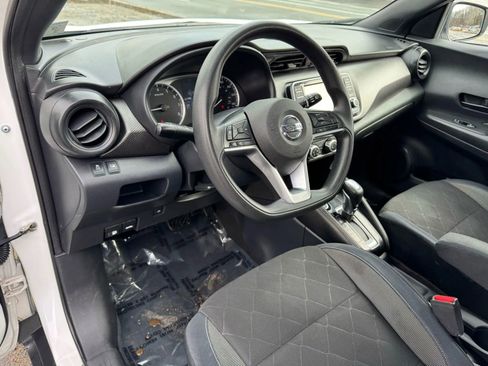 Used 2018 Nissan Kicks S w/ Exterior Electronics Package image 19