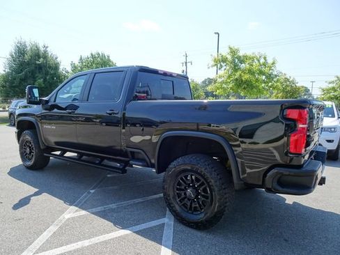 Used 2025 Chevrolet Silverado 2500 ZR2 w/ Technology Package AWD/4WD image 6
