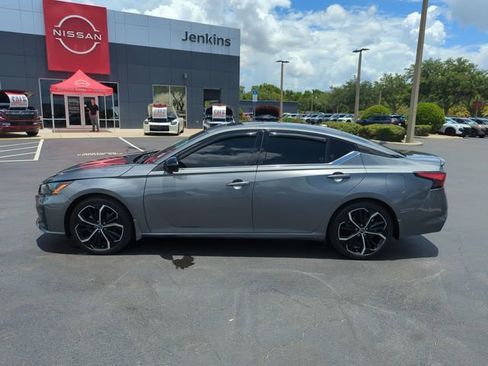 Certified 2023 Nissan Altima 2.5 SR FWD image 11