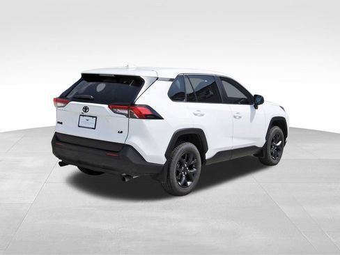 Used 2024 Toyota RAV4 LE FWD image 4