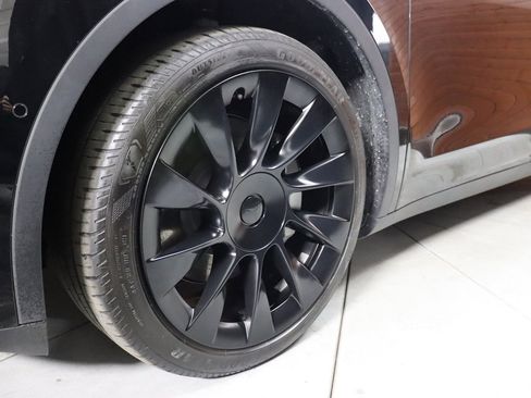 Used 2023 Tesla Model Y Long Range image 7