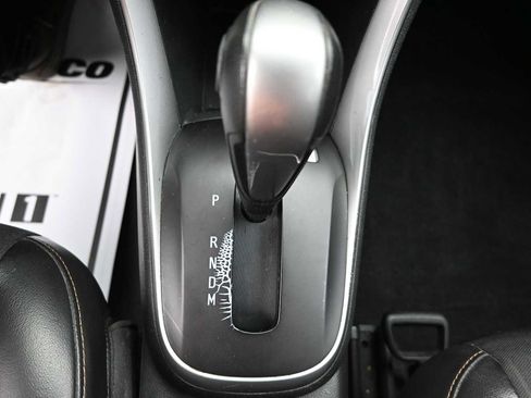 Used 2019 Chevrolet Trax LT w/ LT Convenience Package FWD image 15