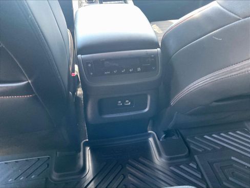 Used 2025 Nissan Pathfinder Rock Creek AWD/4WD image 10