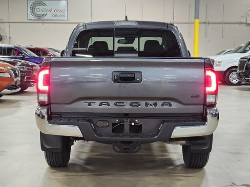 Used 2022 Toyota Tacoma SR5 RWD image 9