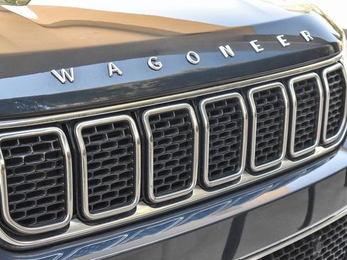 Used 2022 Jeep Wagoneer Series II AWD/4WD image 9