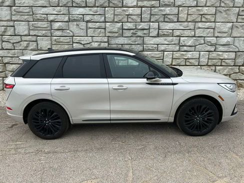 Used 2024 Lincoln Corsair Reserve w/ Equipment Group 202A image 6