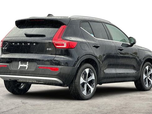 Certified 2025 Volvo XC40 B5 Core w/ Protection Package Premier image 2
