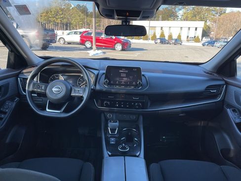 Used 2023 Nissan Rogue S image 8