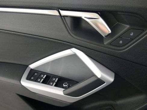 Used 2024 Audi Q3 2.0T Premium image 11