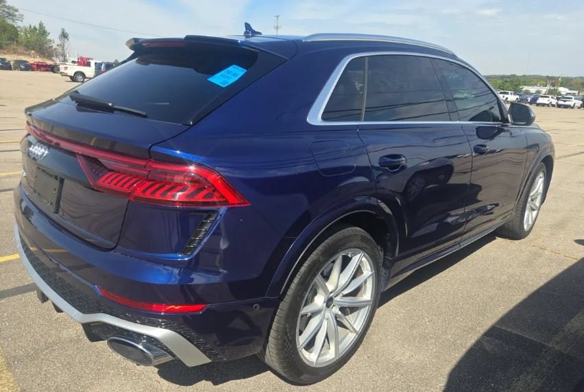 Used 2021 Audi RS Q8 w/ Luxury Package AWD/4WD image 4