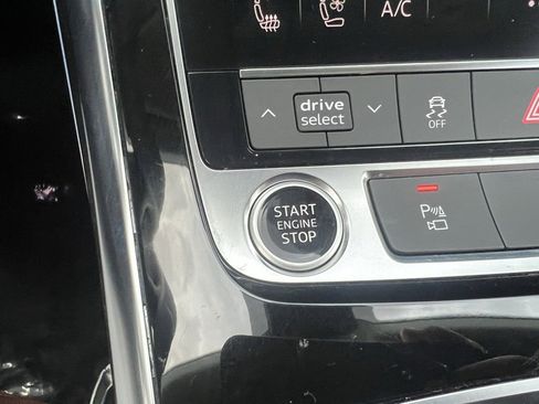 Used 2022 Audi Q8 Premium Plus w/ Premium Plus Package image 39