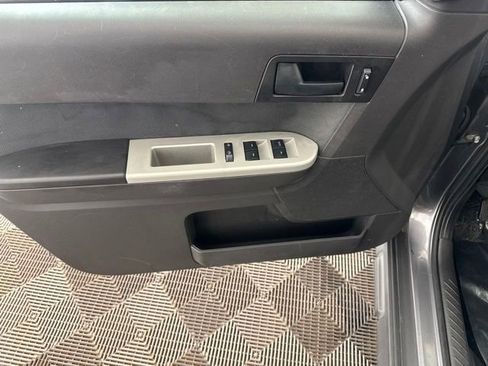 Used 2012 Ford Escape XLT AWD/4WD image 18